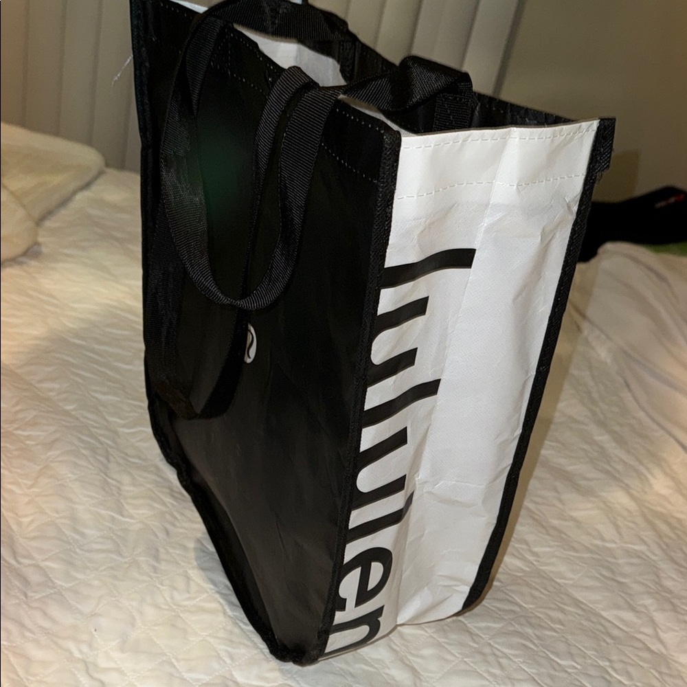 lululemon athletica Black and White Large
Tote Bag